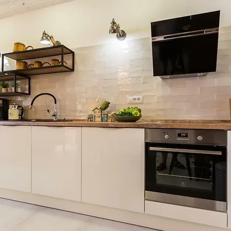 Family Friendly House With A Swimming Pool Galovac, Zadar - 17551 بيت للعطل