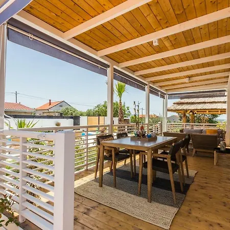 بيت للعطل Family Friendly House With A Swimming Pool Galovac, Zadar - 17551
