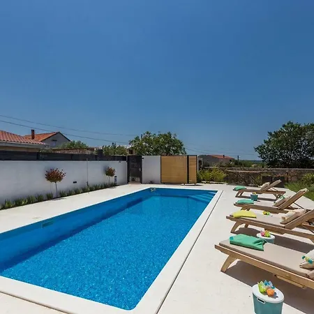 بيت للعطل Family Friendly House With A Swimming Pool Galovac, Zadar - 17551 Galovac (Zadar)